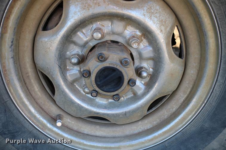 image for item DB6573 1988 Nissan pickup truck