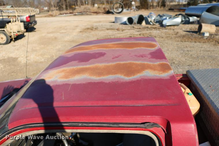 image for item DB6573 1988 Nissan pickup truck