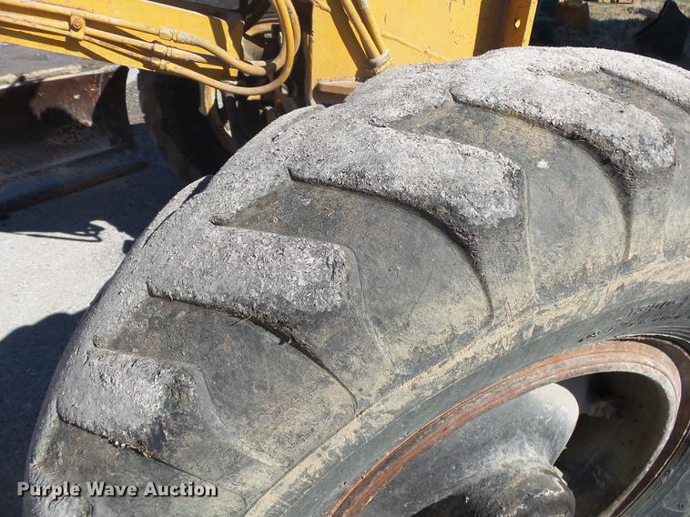 image for item DB7254 1969 Galion 104B rigid frame motor grader