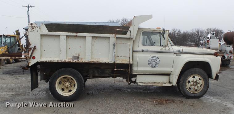 image for item DB7266 1978 Ford F600 dump truck