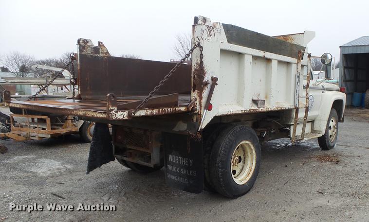 image for item DB7266 1978 Ford F600 dump truck