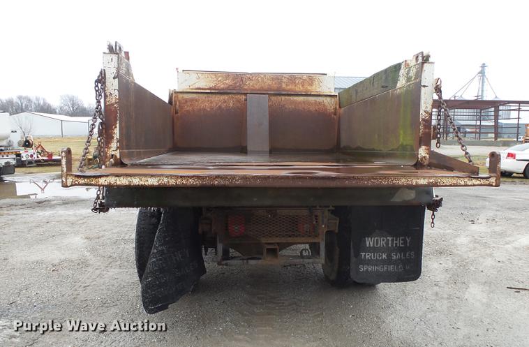image for item DB7266 1978 Ford F600 dump truck