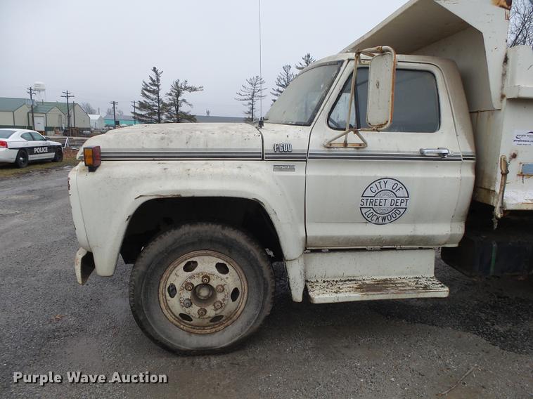image for item DB7266 1978 Ford F600 dump truck