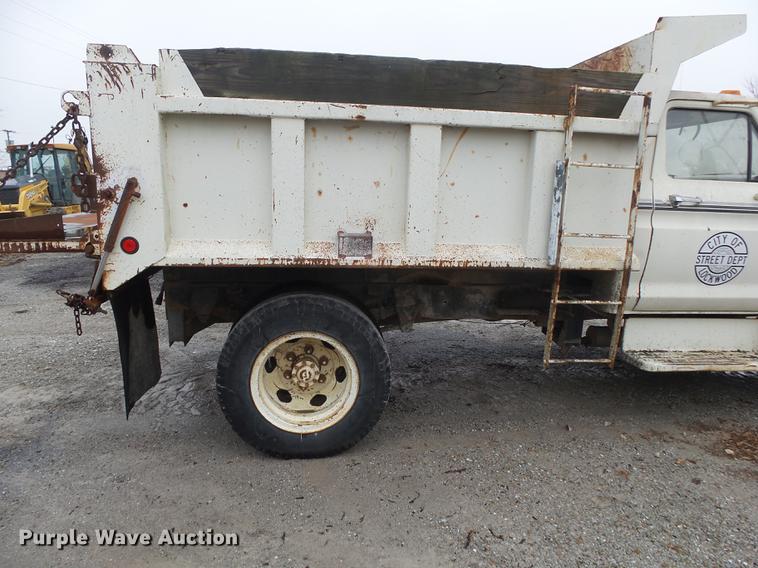 image for item DB7266 1978 Ford F600 dump truck