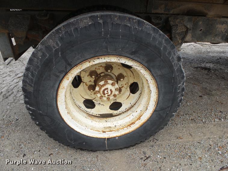 image for item DB7266 1978 Ford F600 dump truck