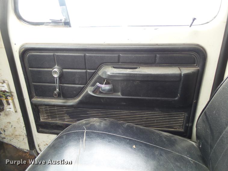 image for item DB7266 1978 Ford F600 dump truck