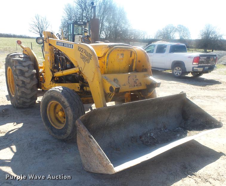 image for item DB7283 John Deere 401J tractor