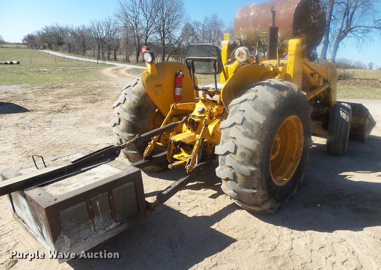 image for item DB7283 John Deere 401J tractor