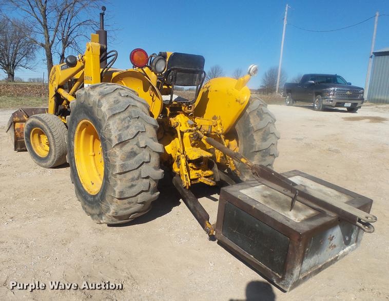 image for item DB7283 John Deere 401J tractor