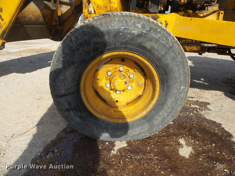 image for item DB7283 John Deere 401J tractor