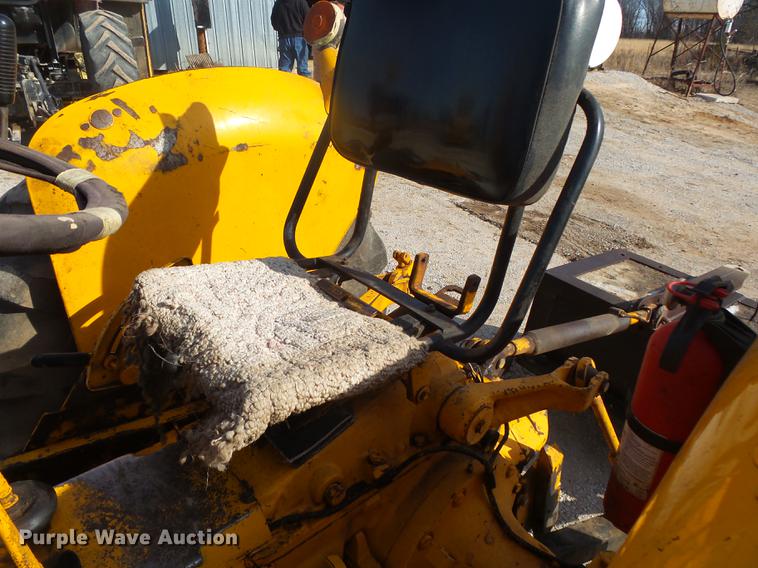 image for item DB7283 John Deere 401J tractor