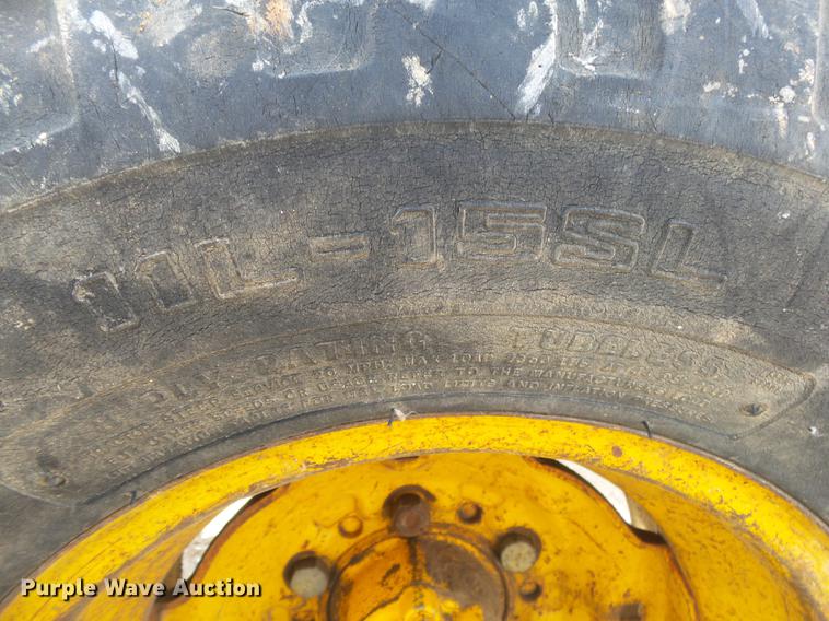 image for item DB7283 John Deere 401J tractor