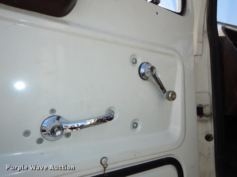 image for item DC0270 1979 Ford 800 truck cab and chassis