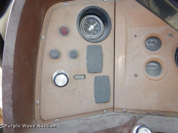 image for item DC0270 1979 Ford 800 truck cab and chassis