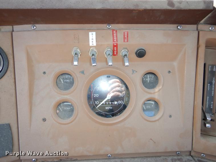 image for item DC0270 1979 Ford 800 truck cab and chassis