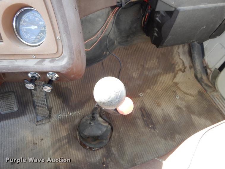 image for item DC0270 1979 Ford 800 truck cab and chassis