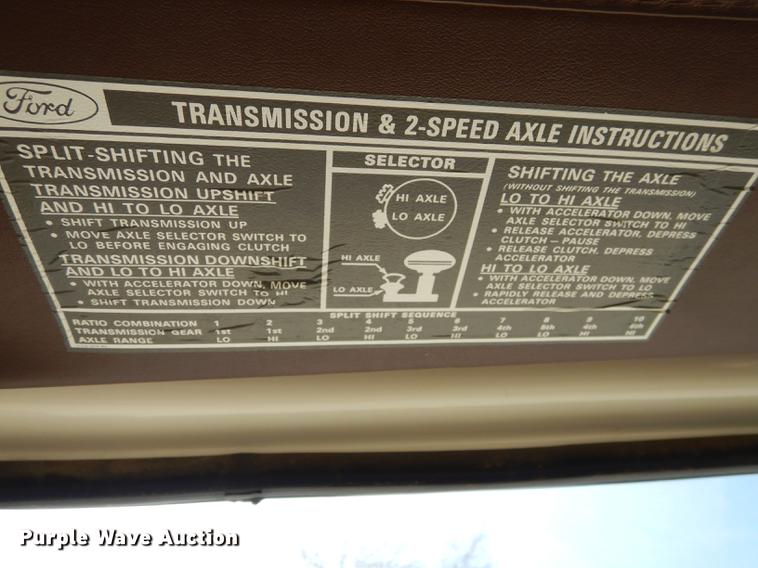 image for item DC0270 1979 Ford 800 truck cab and chassis