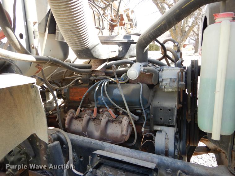 image for item DC0270 1979 Ford 800 truck cab and chassis