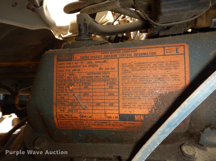 image for item DC0270 1979 Ford 800 truck cab and chassis