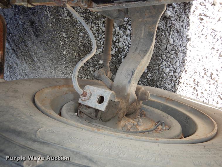 image for item DC0270 1979 Ford 800 truck cab and chassis