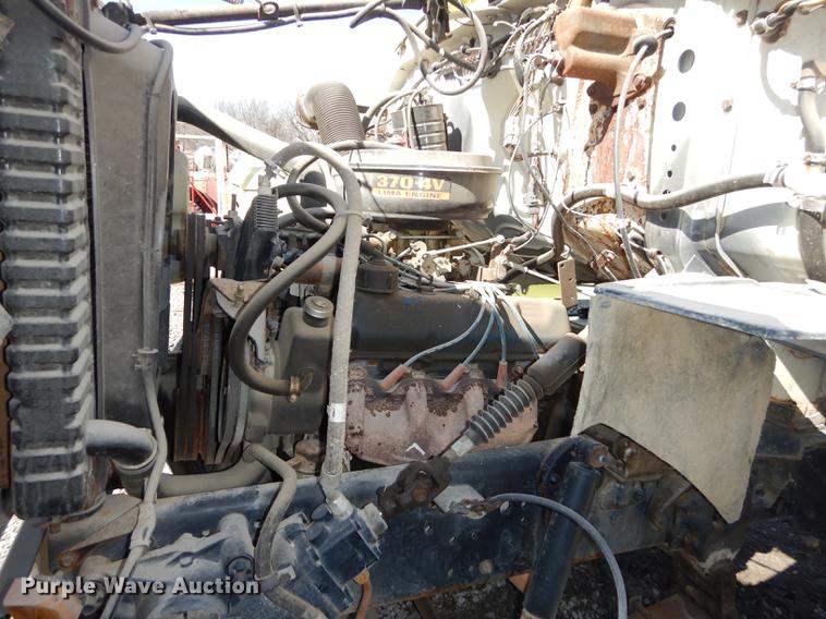 image for item DC0270 1979 Ford 800 truck cab and chassis