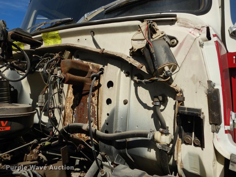 image for item DC0270 1979 Ford 800 truck cab and chassis