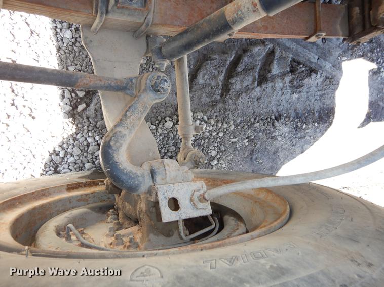 image for item DC0270 1979 Ford 800 truck cab and chassis