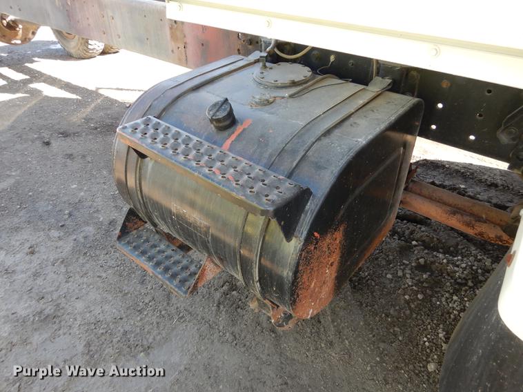 image for item DC0270 1979 Ford 800 truck cab and chassis