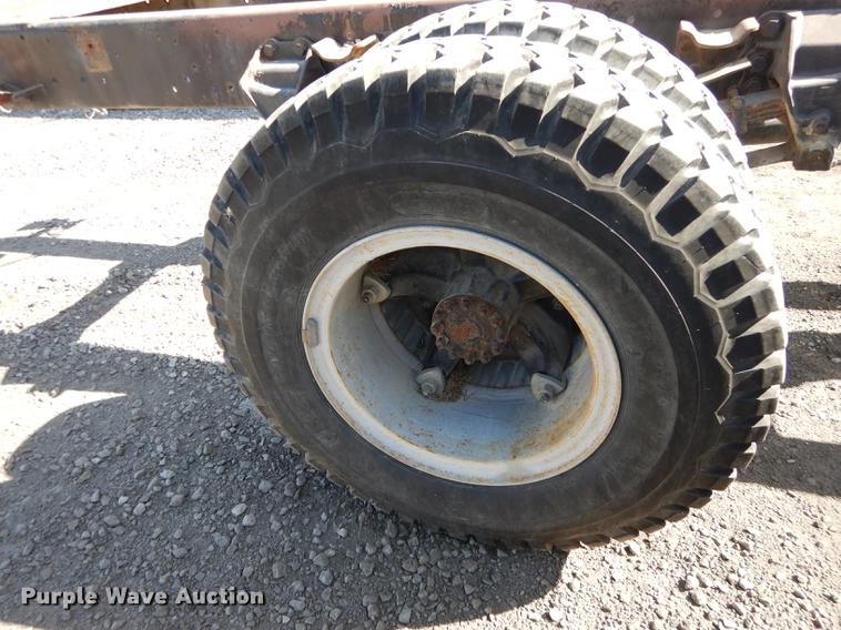 image for item DC0270 1979 Ford 800 truck cab and chassis