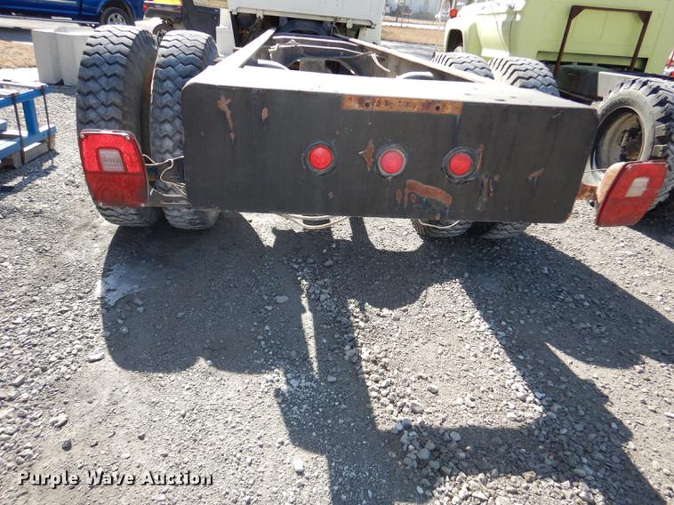 image for item DC0270 1979 Ford 800 truck cab and chassis