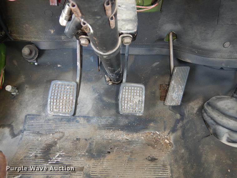 image for item DC0271 1974 Ford F600 truck cab and chassis