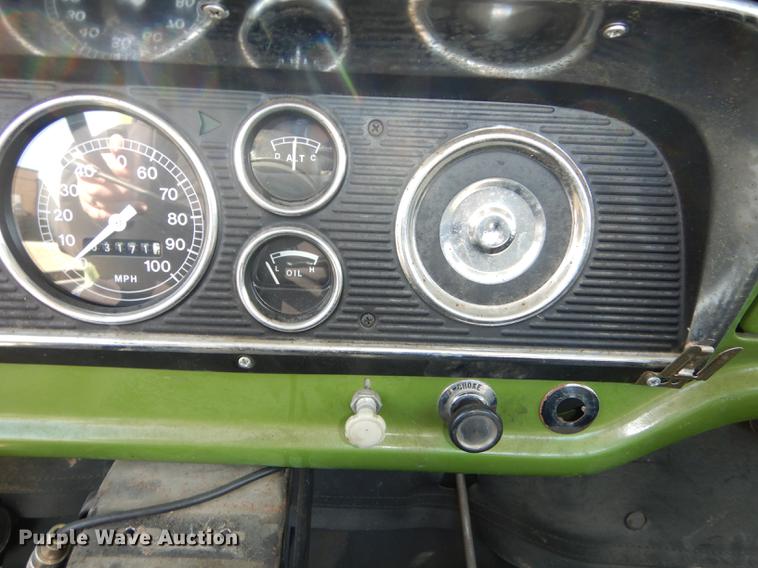 image for item DC0271 1974 Ford F600 truck cab and chassis