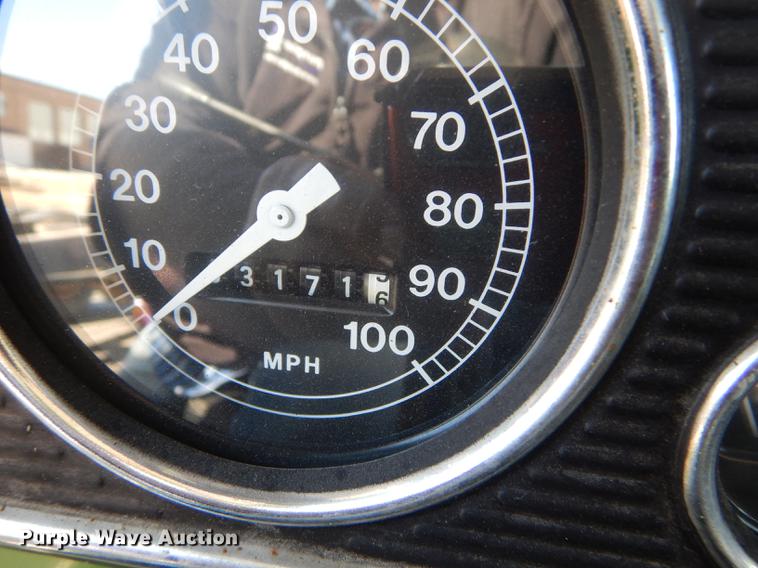 image for item DC0271 1974 Ford F600 truck cab and chassis