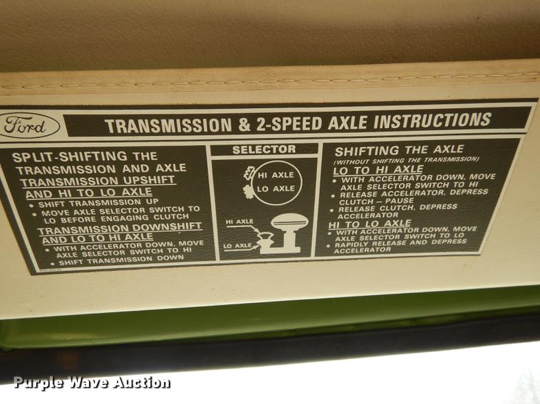 image for item DC0271 1974 Ford F600 truck cab and chassis