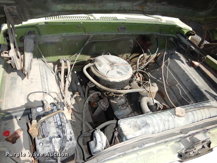 image for item DC0271 1974 Ford F600 truck cab and chassis