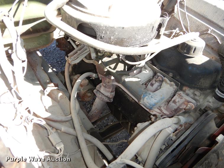 image for item DC0271 1974 Ford F600 truck cab and chassis