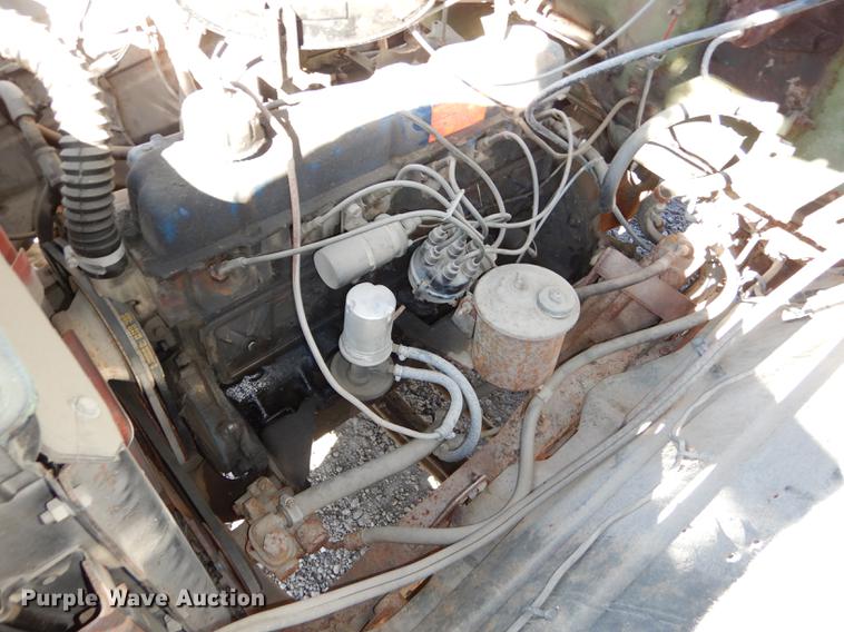 image for item DC0271 1974 Ford F600 truck cab and chassis