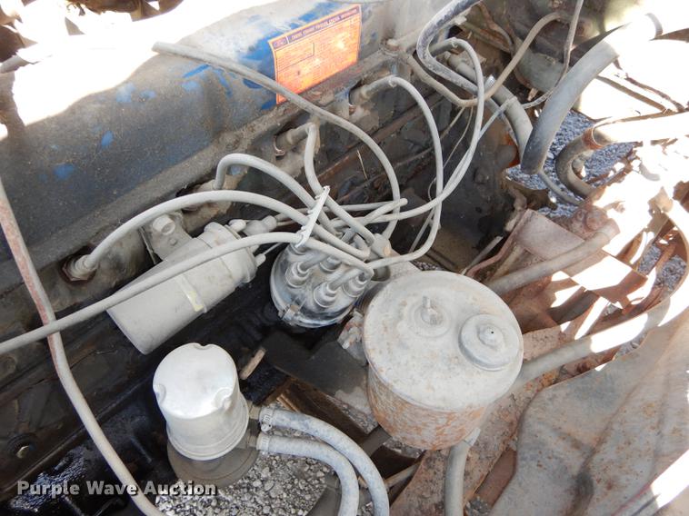 image for item DC0271 1974 Ford F600 truck cab and chassis