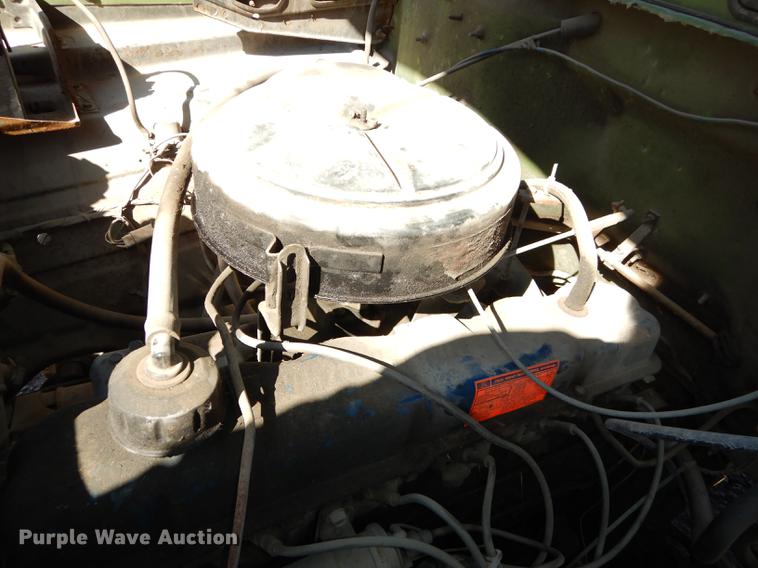 image for item DC0271 1974 Ford F600 truck cab and chassis