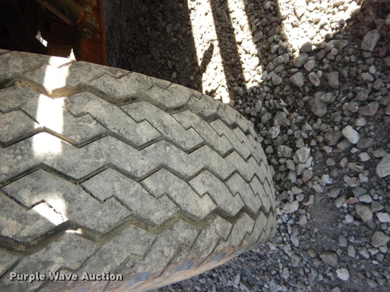 image for item DC0271 1974 Ford F600 truck cab and chassis