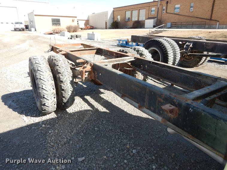 image for item DC0271 1974 Ford F600 truck cab and chassis