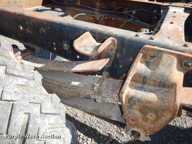 image for item DC0271 1974 Ford F600 truck cab and chassis