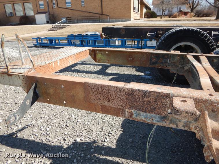 image for item DC0271 1974 Ford F600 truck cab and chassis