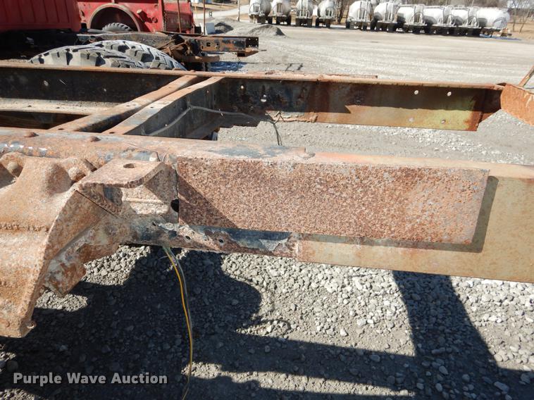 image for item DC0271 1974 Ford F600 truck cab and chassis