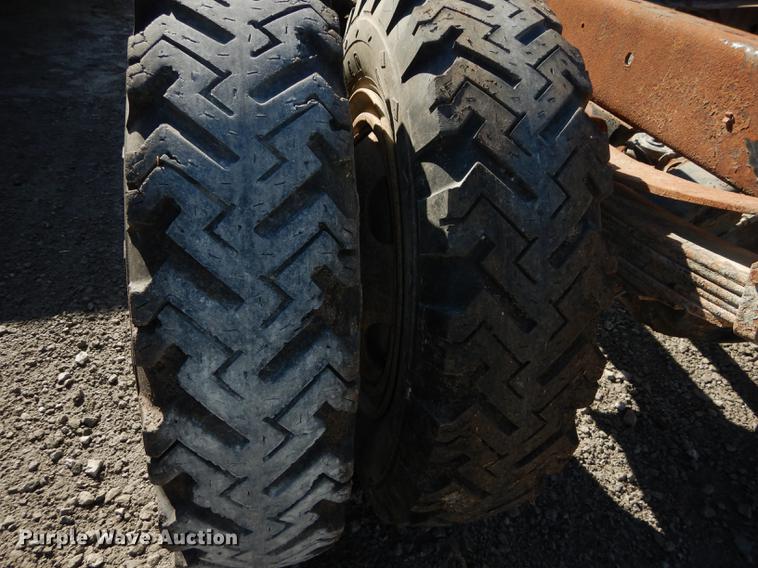 image for item DC0271 1974 Ford F600 truck cab and chassis