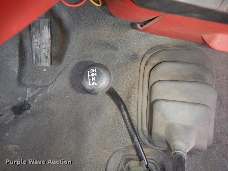 image for item DC0272 1987 Ford F350 Custom pickup truck cab and chassis