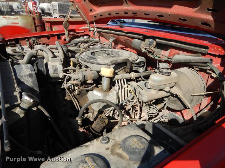 image for item DC0272 1987 Ford F350 Custom pickup truck cab and chassis