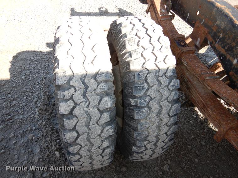 image for item DC0272 1987 Ford F350 Custom pickup truck cab and chassis