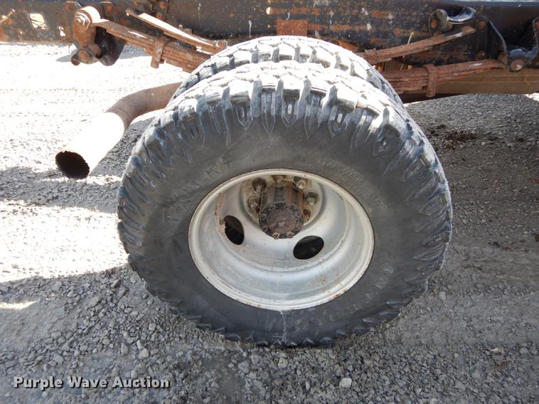 image for item DC0272 1987 Ford F350 Custom pickup truck cab and chassis