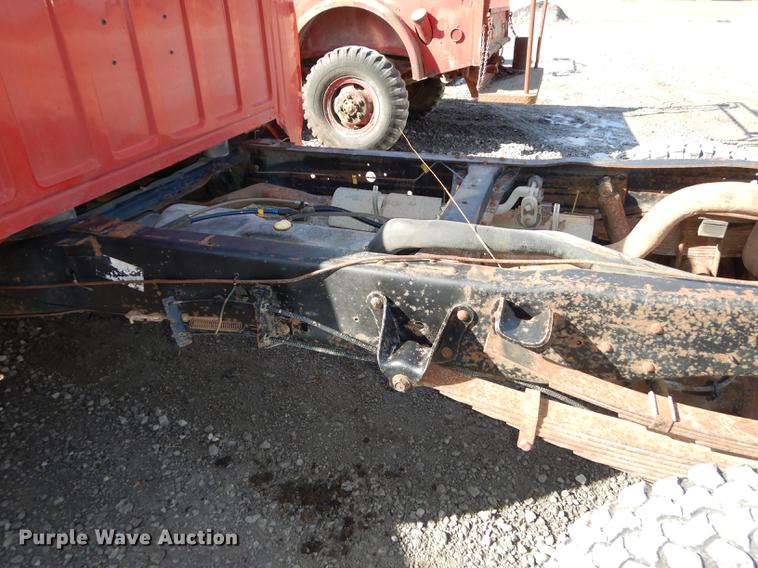 image for item DC0272 1987 Ford F350 Custom pickup truck cab and chassis